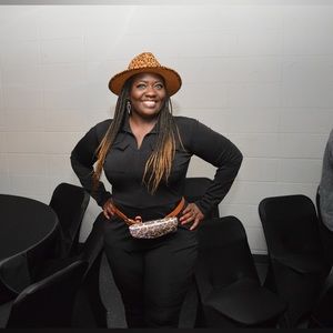 Meet your Posher, Tonya